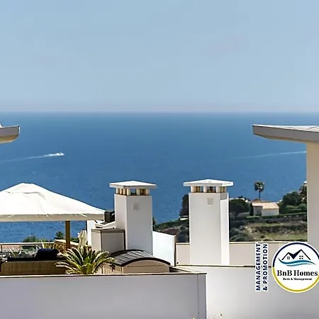 מלון Homes With Huge Ocean View Terrace 5*